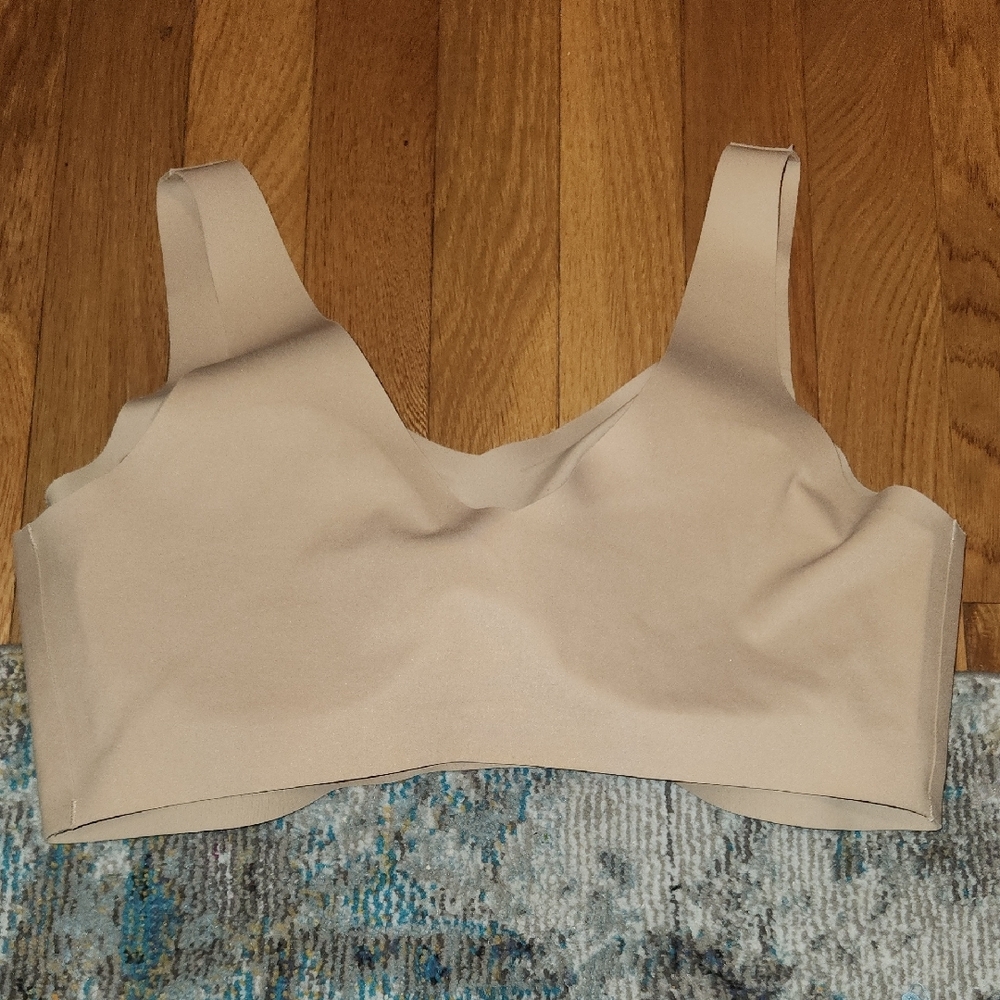 Elegant Tan Seamless Bra - Picture 4 of 6